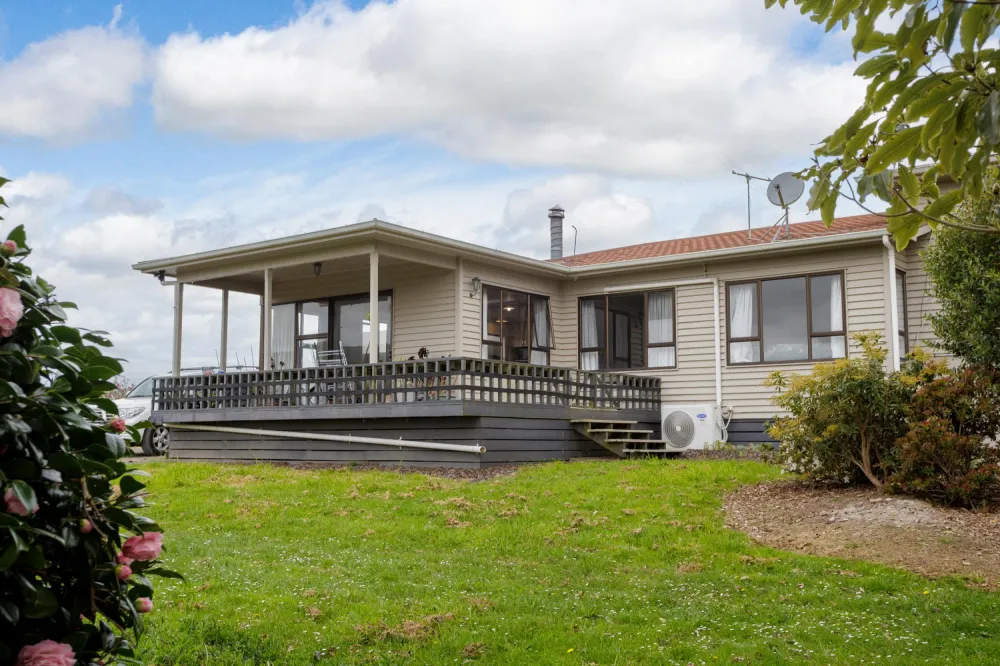 Photos of 703 Bayley Road
