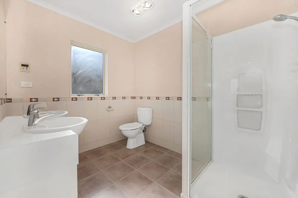 Photos of 135 Middlefield Drive