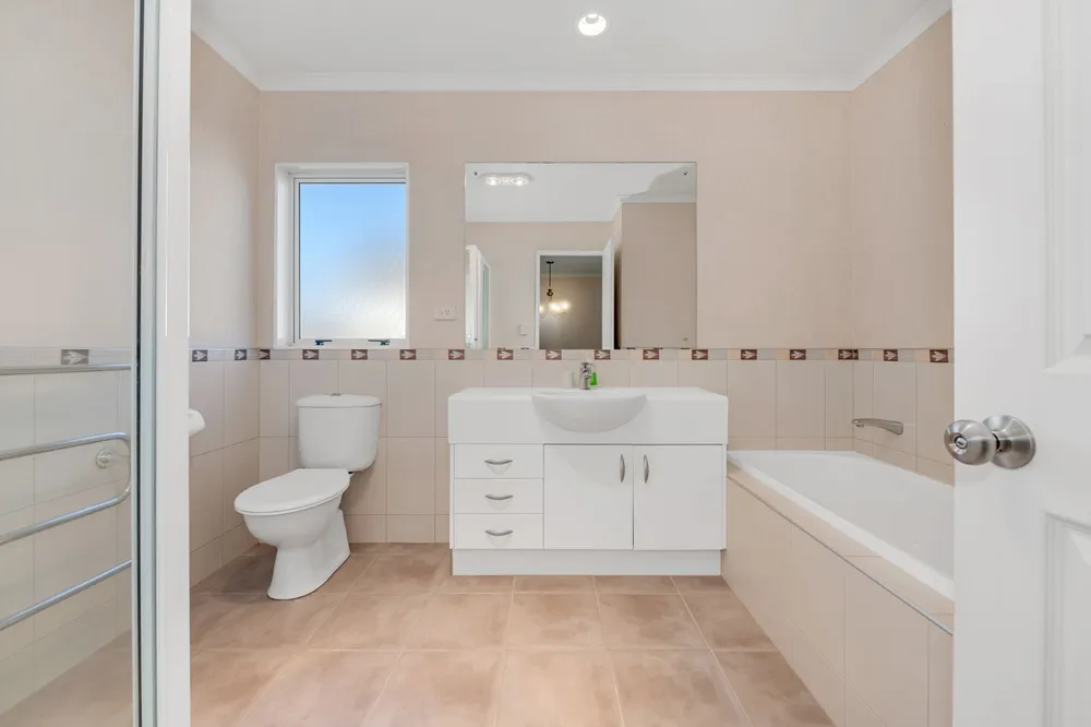 Photos of 135 Middlefield Drive