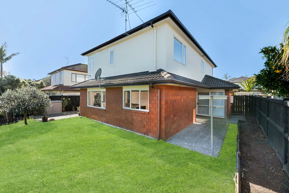 Photos of 135 Middlefield Drive