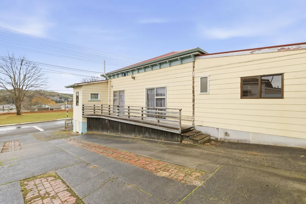 Photos of 30 Eagle Street
