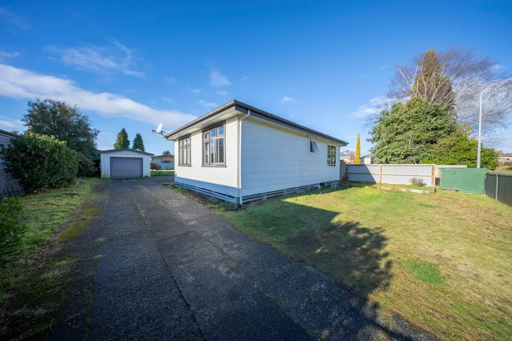 Photos of 6 Mackinnon Loop