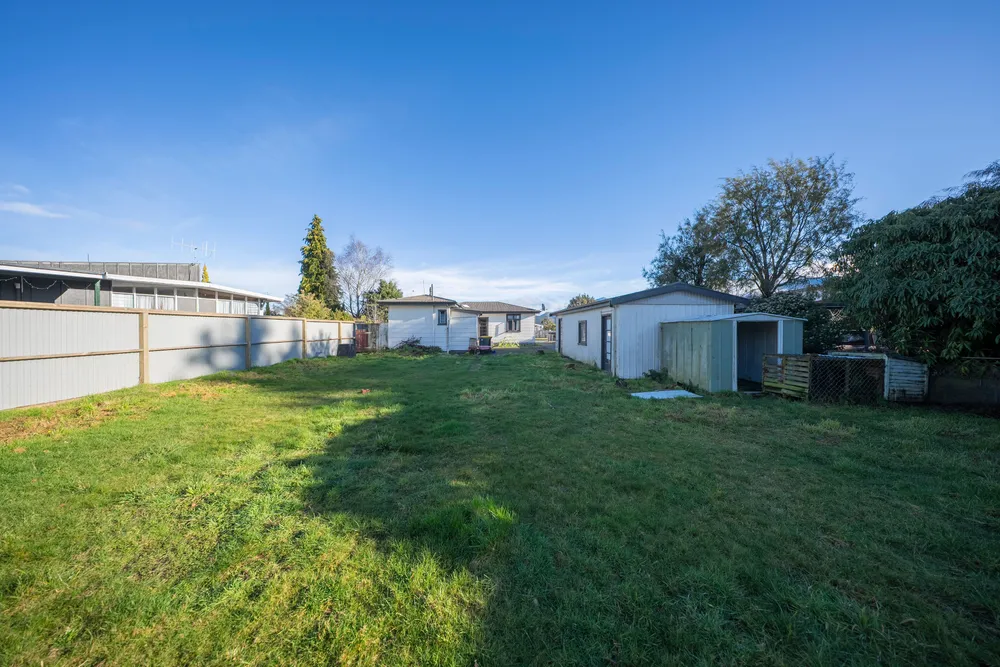 Photos of 6 Mackinnon Loop