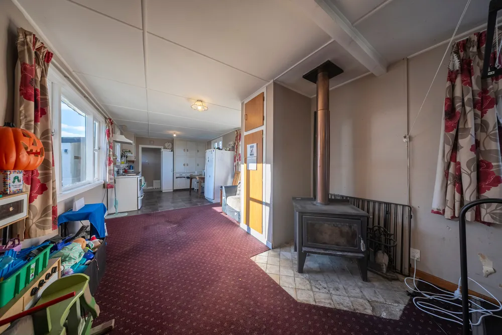 Photos of 6 Mackinnon Loop