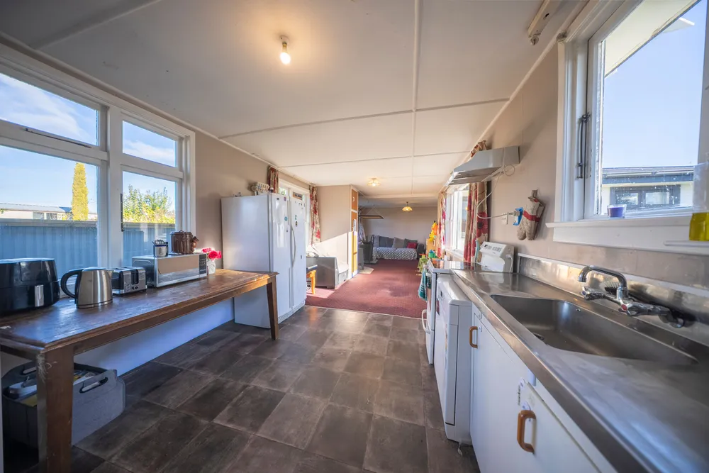 Photos of 6 Mackinnon Loop