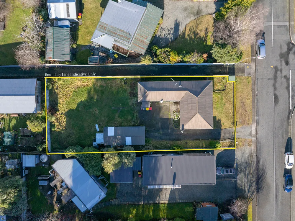 Photos of 6 Mackinnon Loop