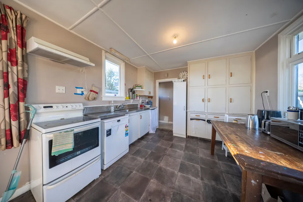Photos of 6 Mackinnon Loop
