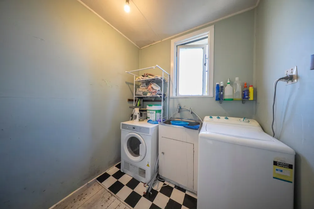 Photos of 6 Mackinnon Loop