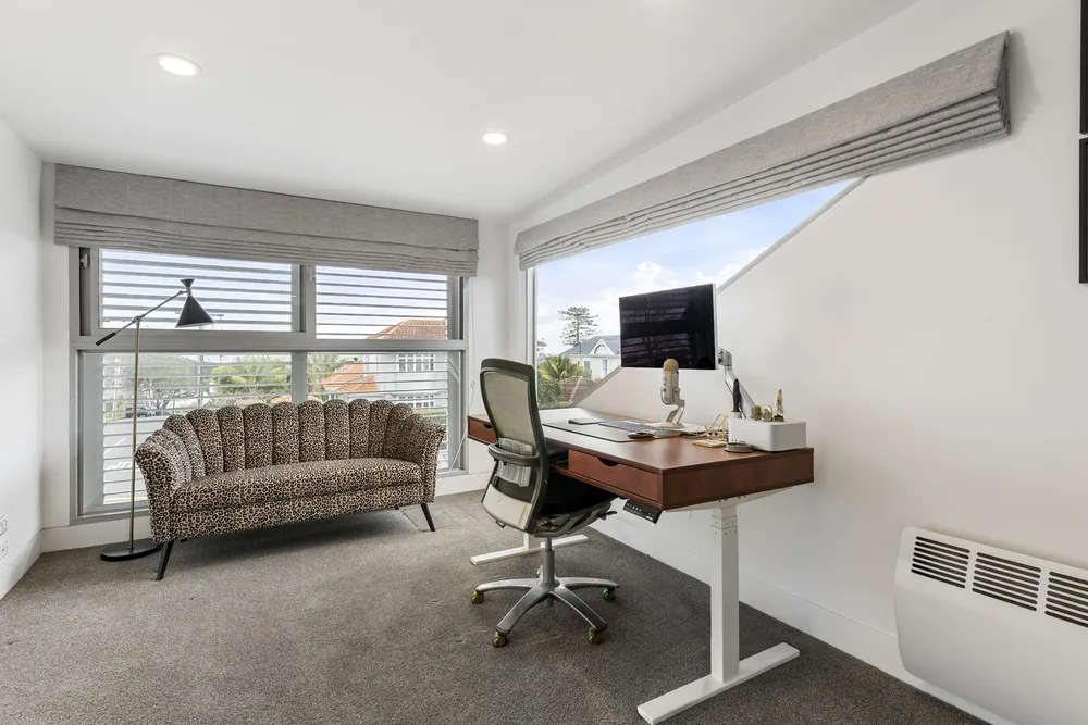 Photos of 19E St Stephens Avenue