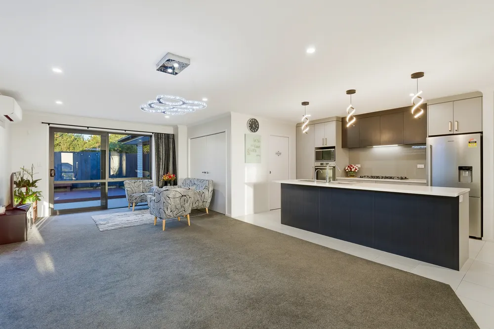 Photos of 87 Twin Parks Rise