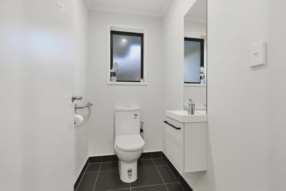 Photos of 87 Twin Parks Rise