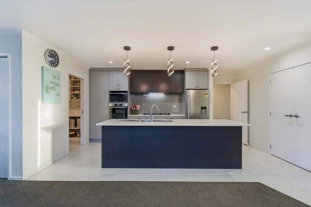 Photos of 87 Twin Parks Rise