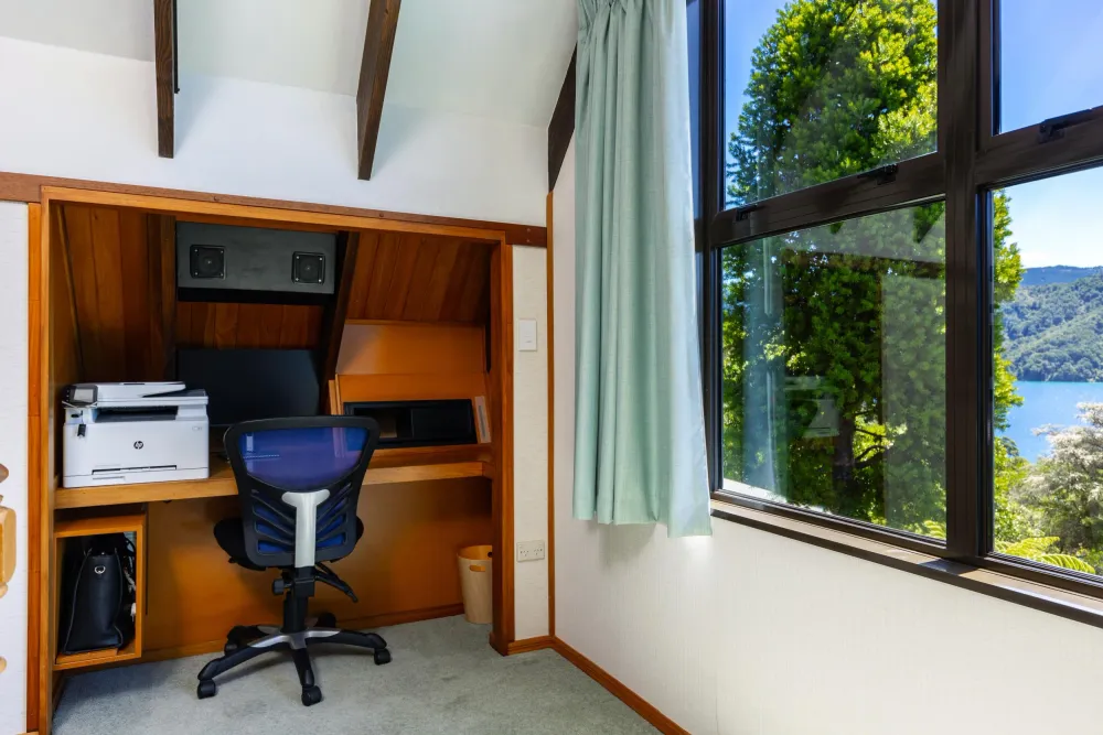 Photos of 2069 Queen Charlotte Dr