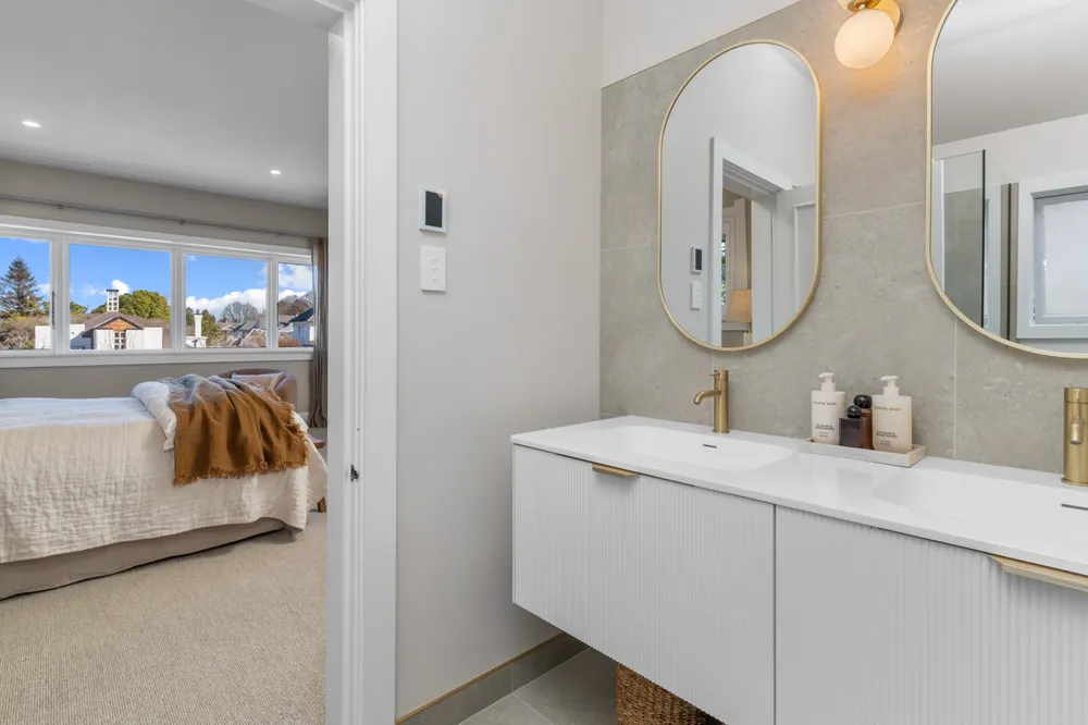 Photos of 18 Allister Avenue