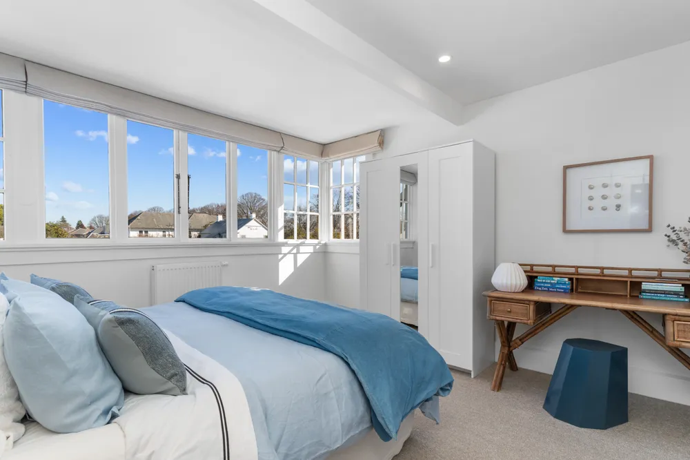 Photos of 18 Allister Avenue