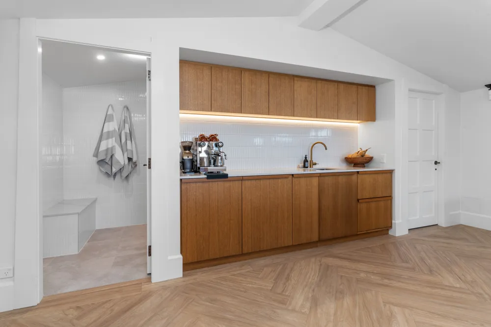 Photos of 18 Allister Avenue
