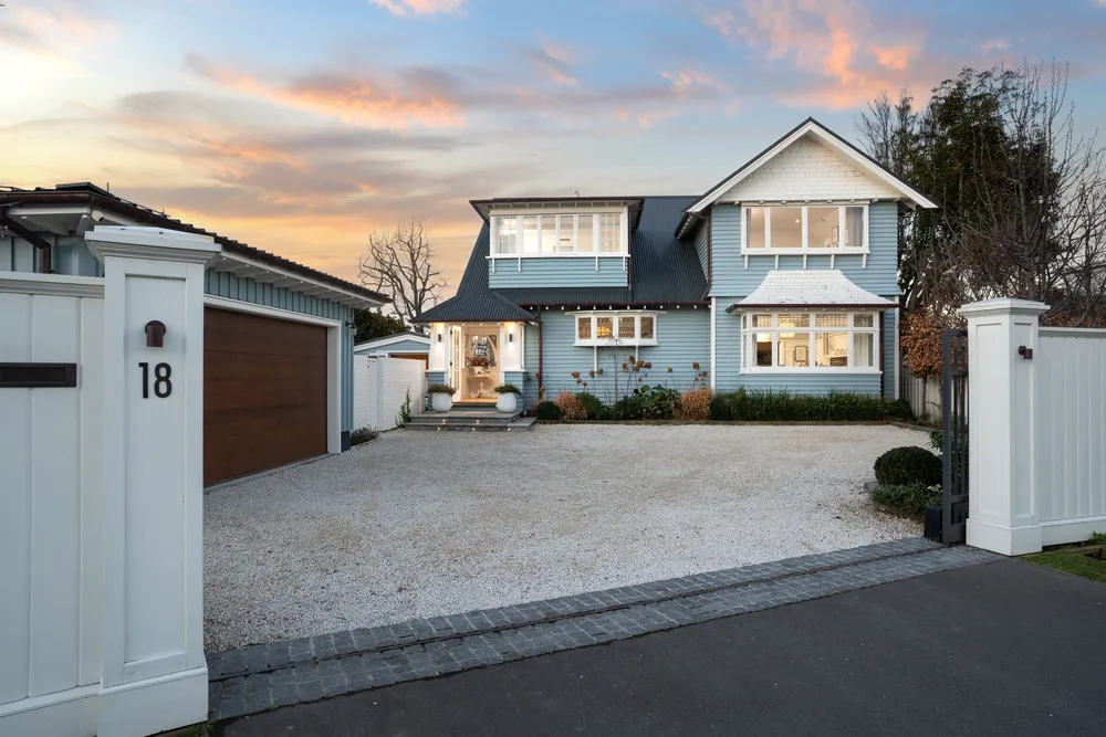 Photos of 18 Allister Avenue