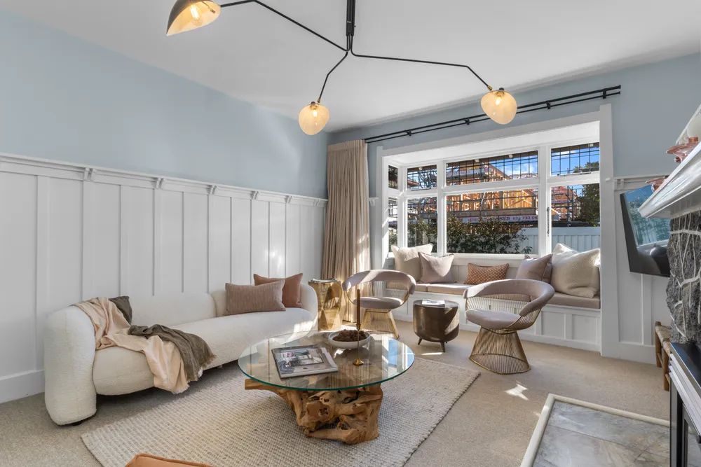 Photos of 18 Allister Avenue