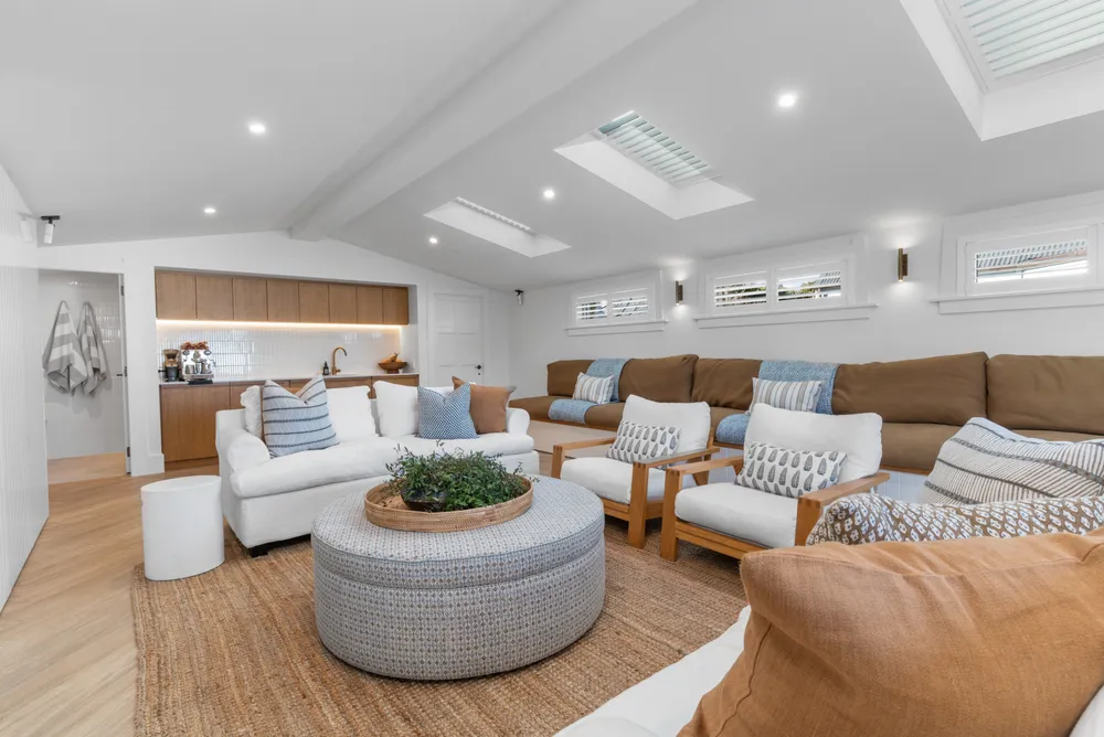 Photos of 18 Allister Avenue