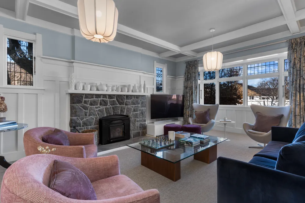 Photos of 18 Allister Avenue