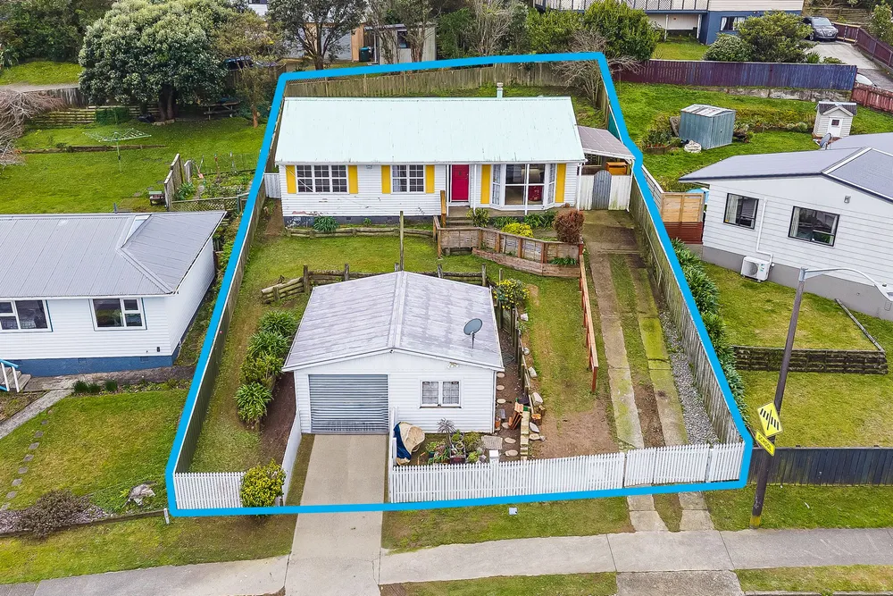 Photos of 472 Warspite Avenue