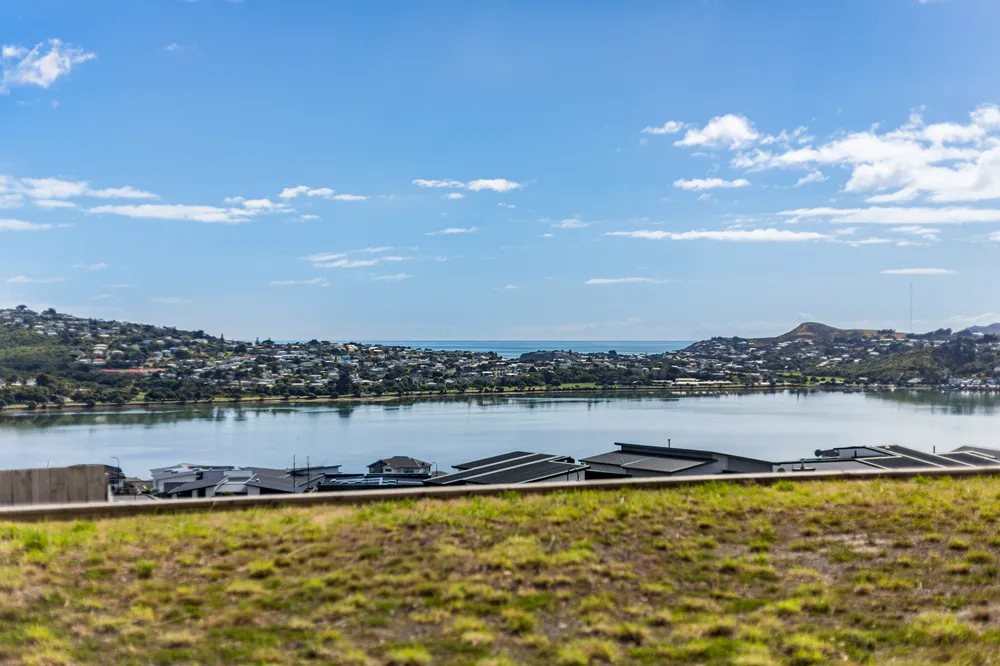 Photos of 472 Warspite Avenue