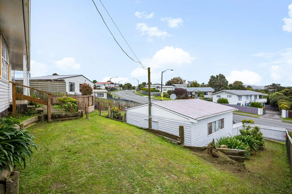 Photos of 472 Warspite Avenue