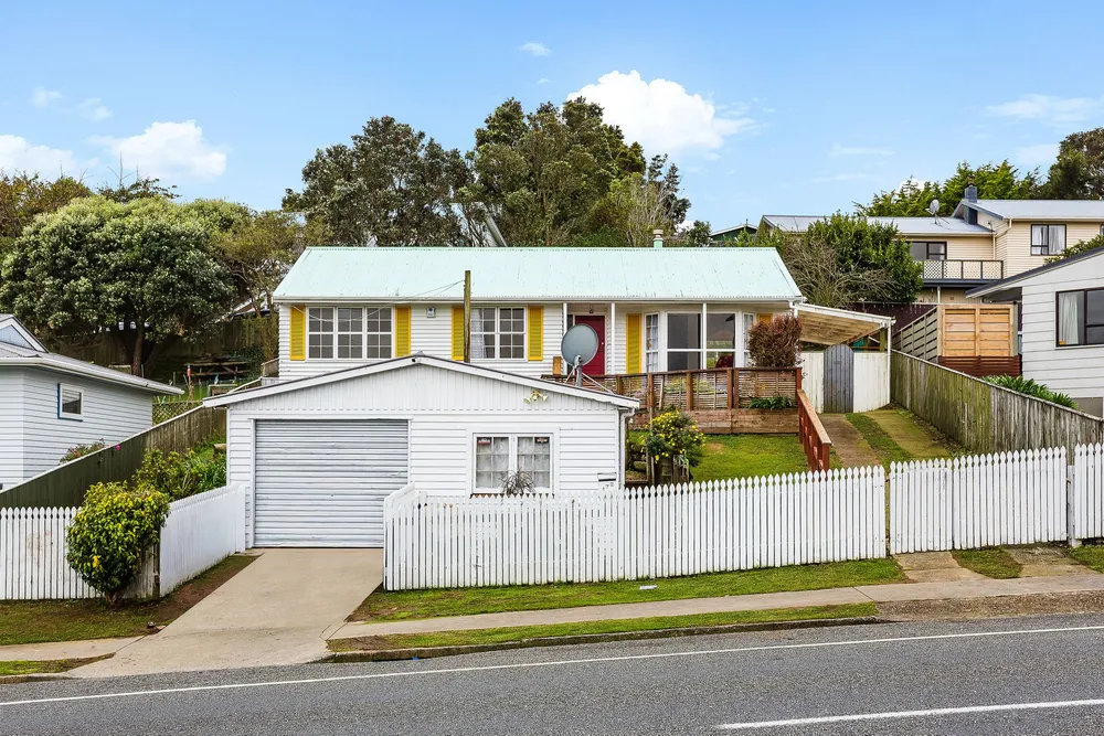 Photos of 472 Warspite Avenue