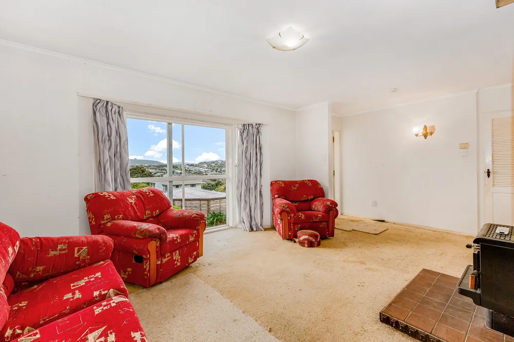 Photos of 472 Warspite Avenue