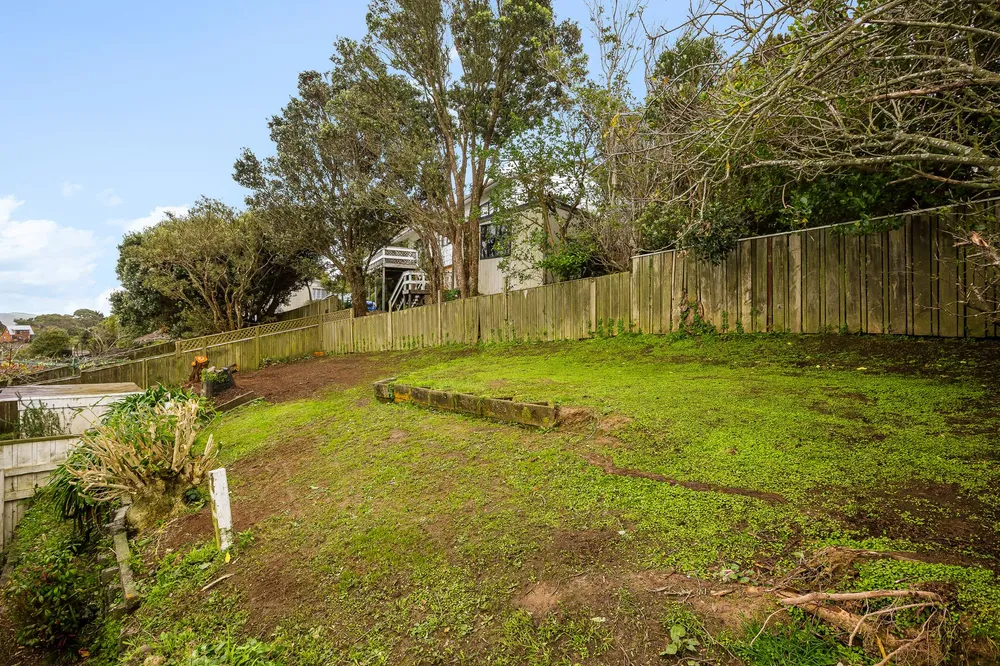 Photos of 472 Warspite Avenue