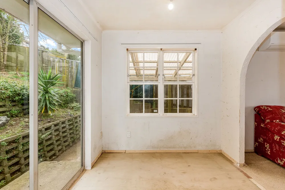 Photos of 472 Warspite Avenue