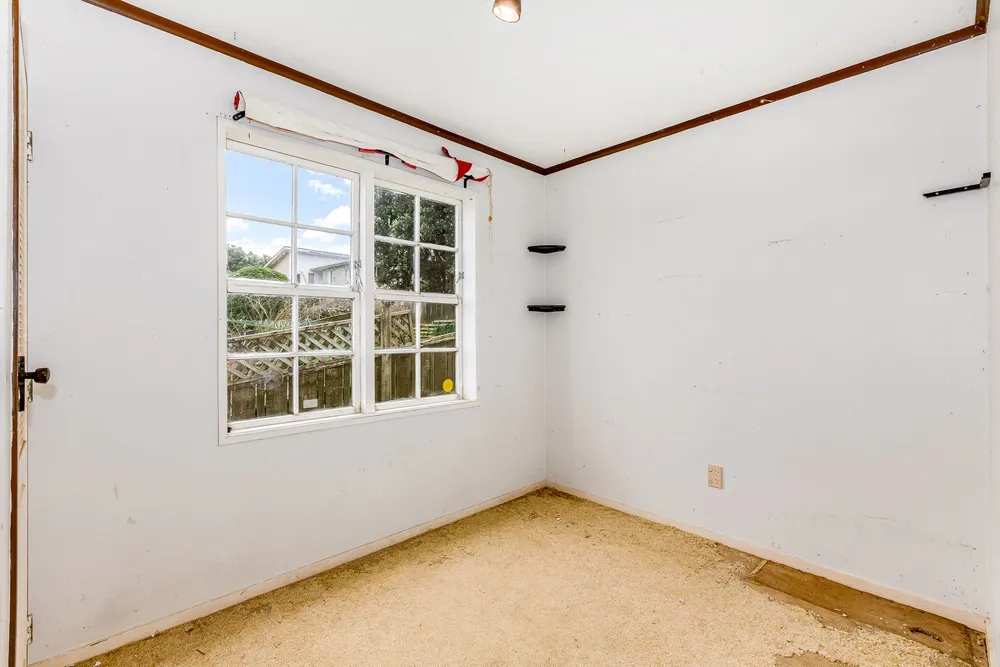 Photos of 472 Warspite Avenue
