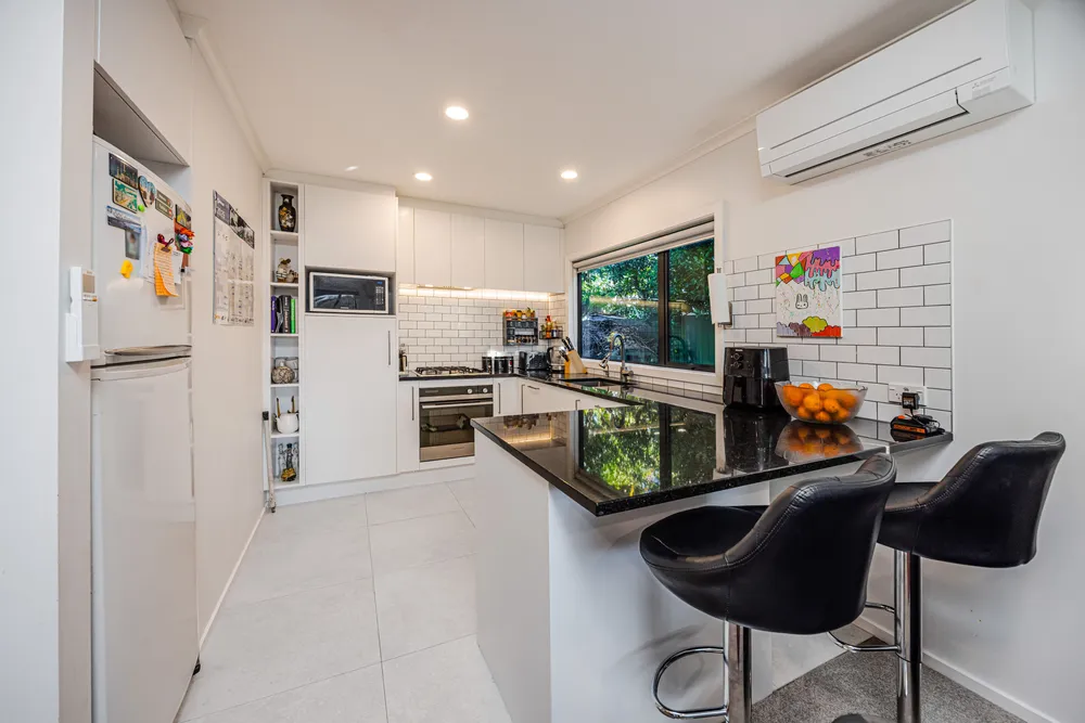 Photos of 192 Rosebank Road