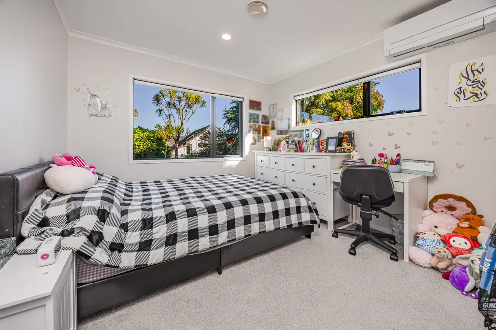 Photos of 192 Rosebank Road