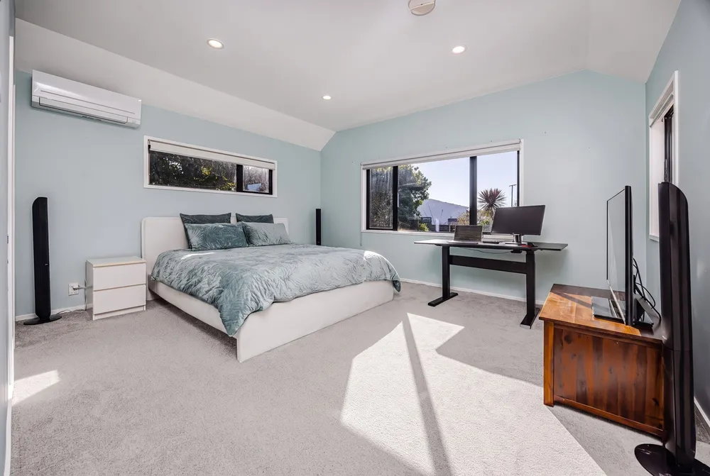 Photos of 192 Rosebank Road
