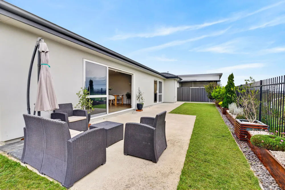 Photos of 27 Arrow Place