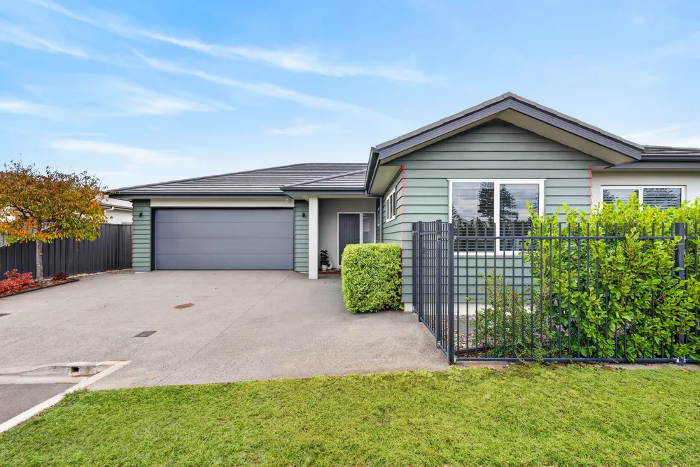 Photos of 27 Arrow Place