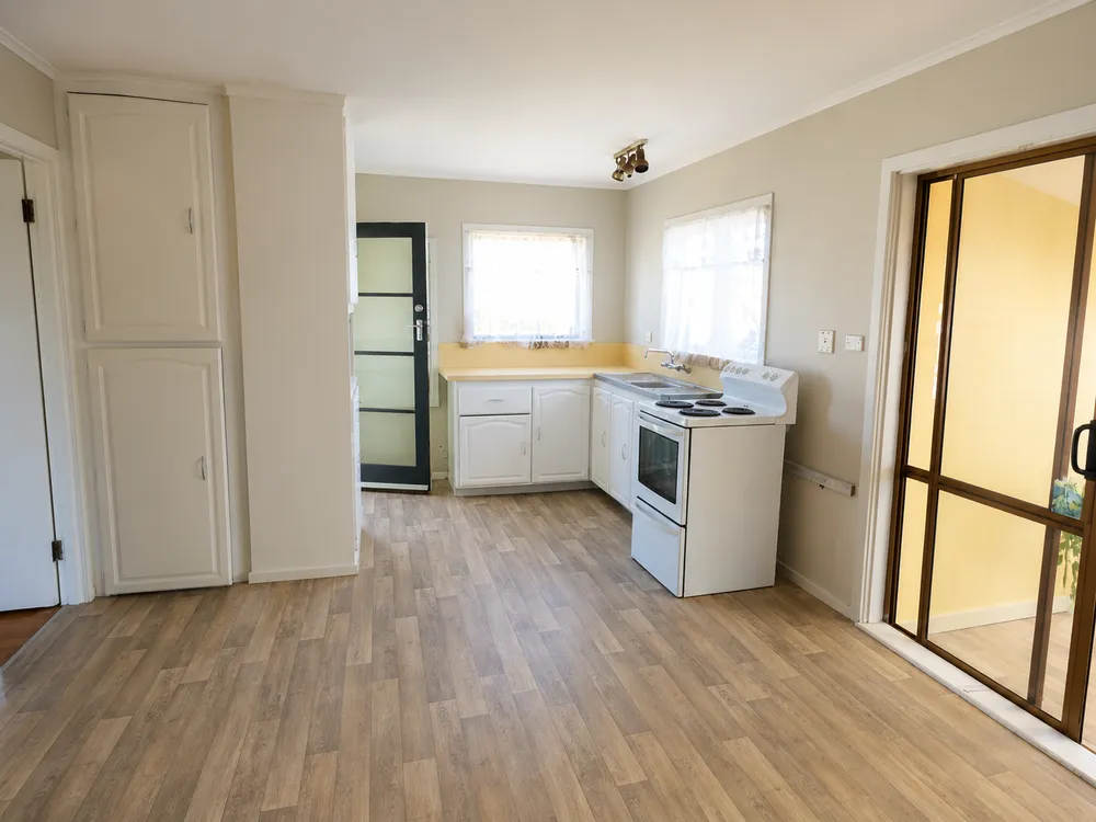 Photos of 16 Mail Avenue