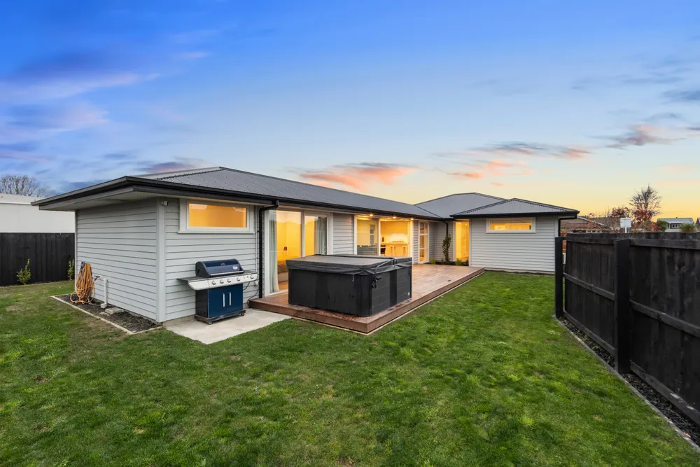 Photos of 2 Olearia Lane