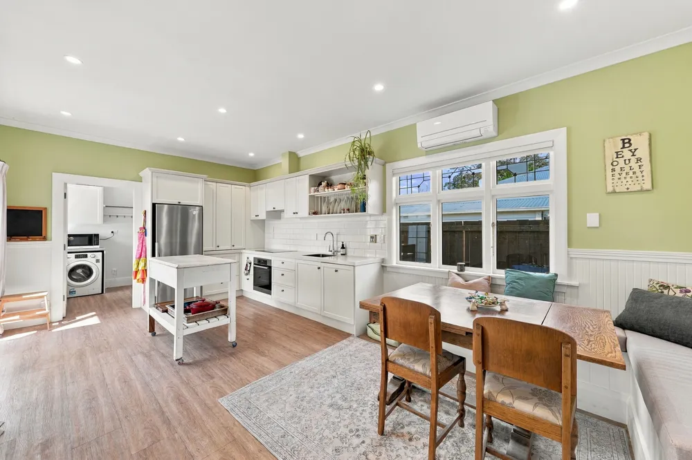 Photos of 6 Cardiff Avenue