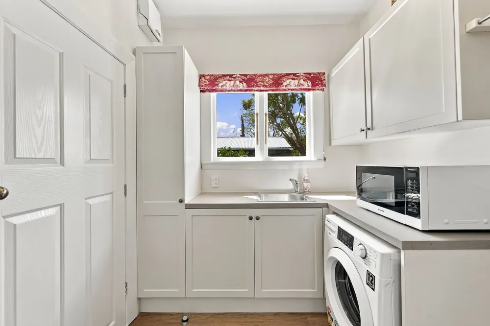 Photos of 6 Cardiff Avenue