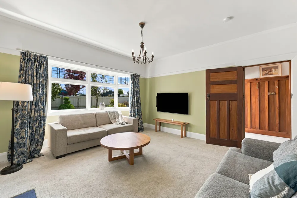 Photos of 6 Cardiff Avenue