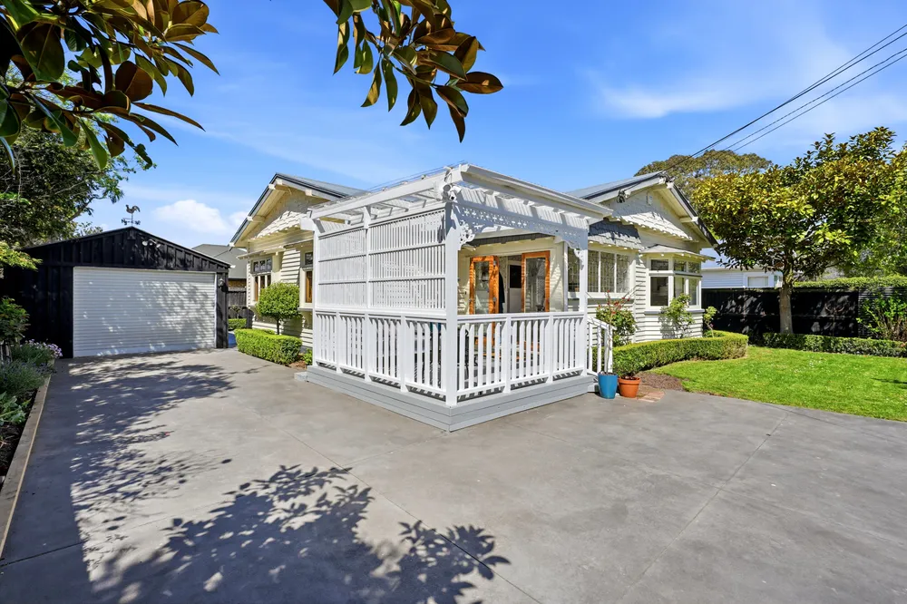 Photos of 6 Cardiff Avenue