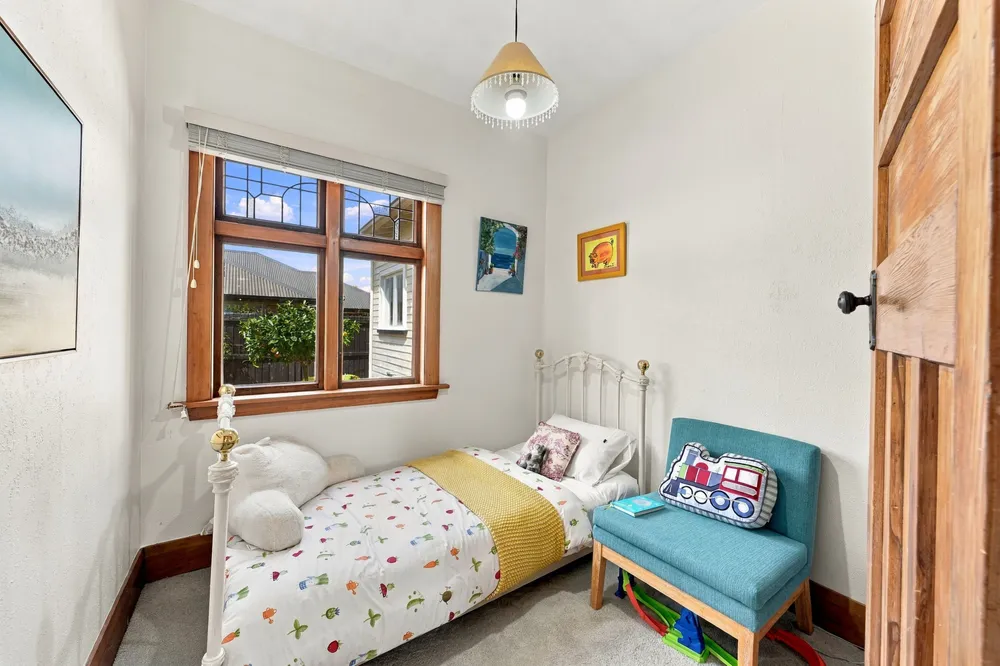 Photos of 6 Cardiff Avenue