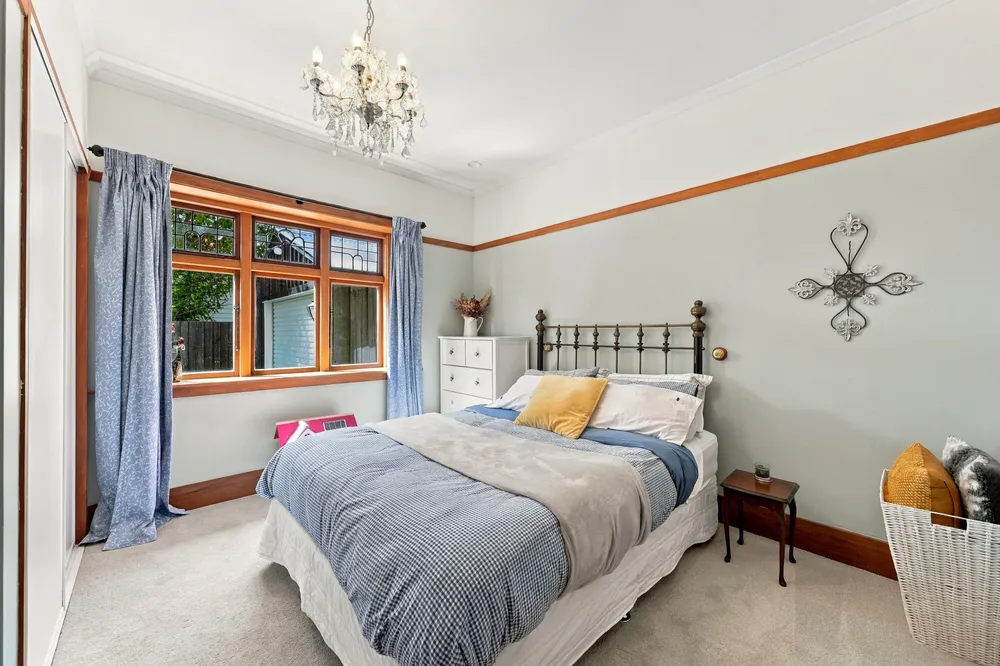 Photos of 6 Cardiff Avenue