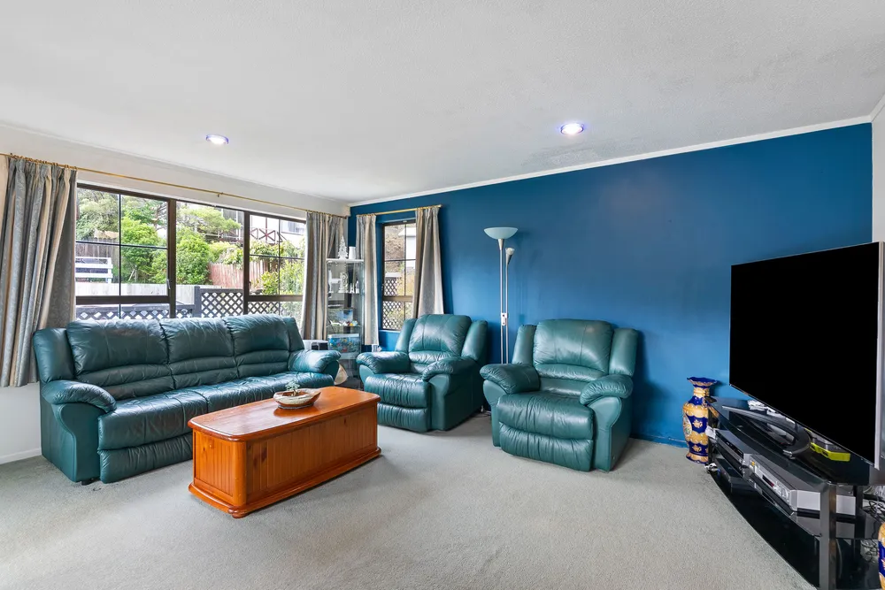 Photos of 52 Hathaway Avenue