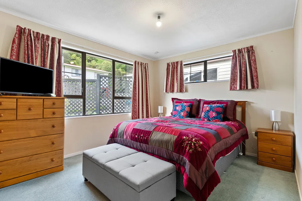 Photos of 52 Hathaway Avenue