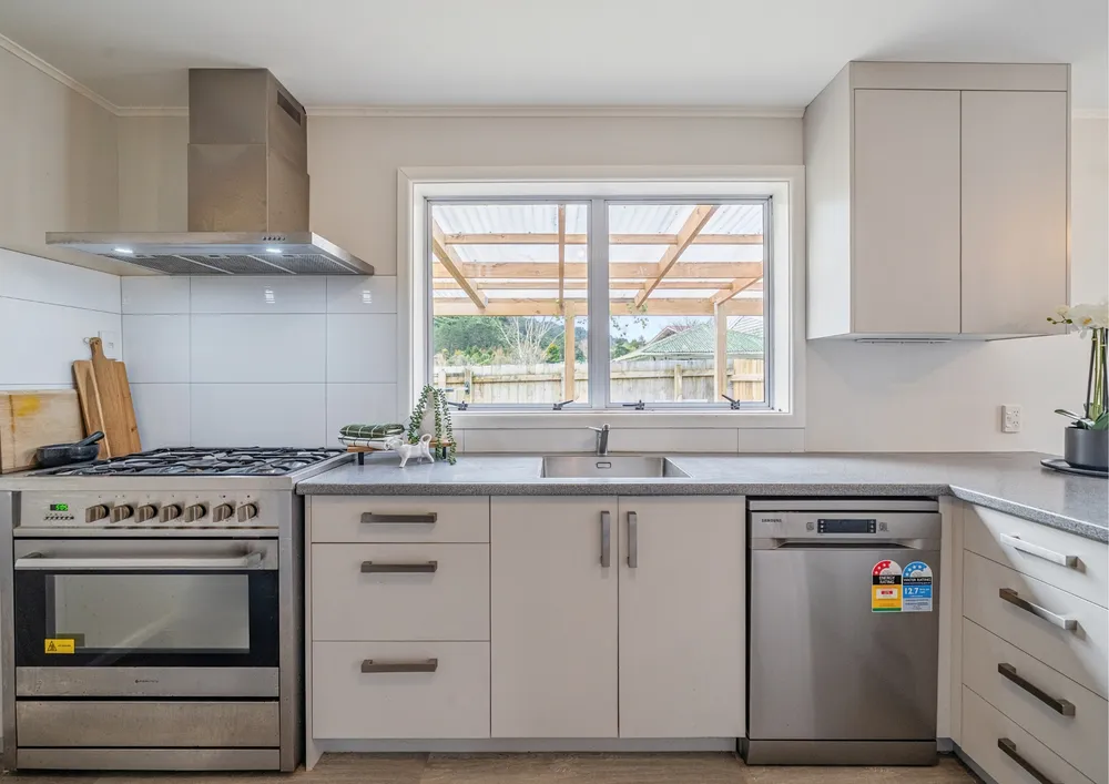 Photos of 95 Hine Road