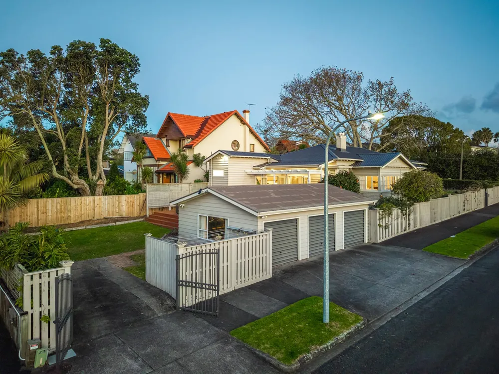 Photos of 1A Burwood Crescent