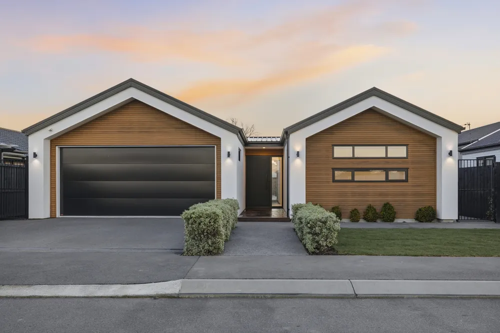 Photos of 94 Sarabande Avenue
